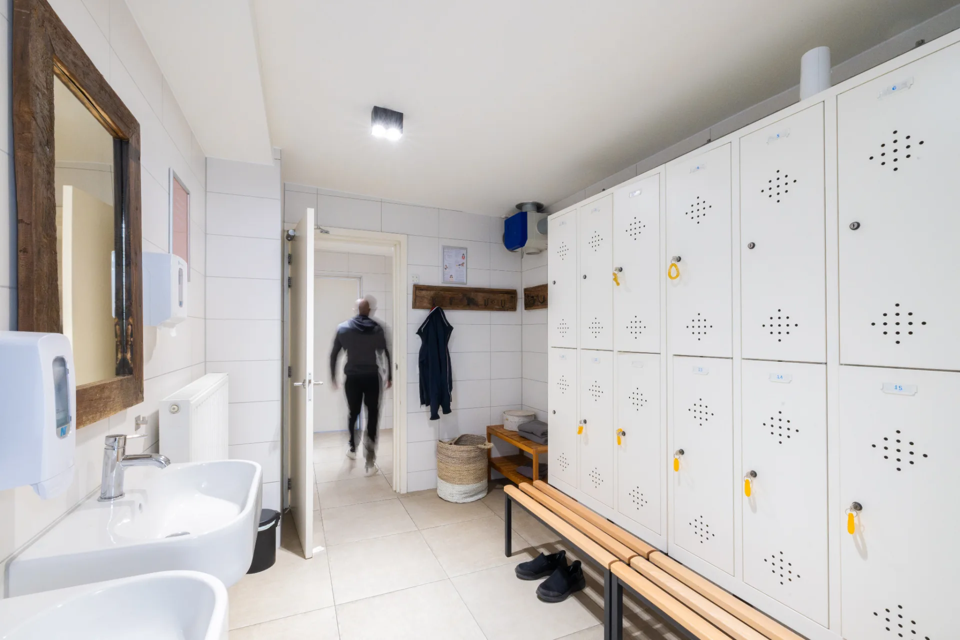 De kleedruimte en faciliteiten van BeyondFit