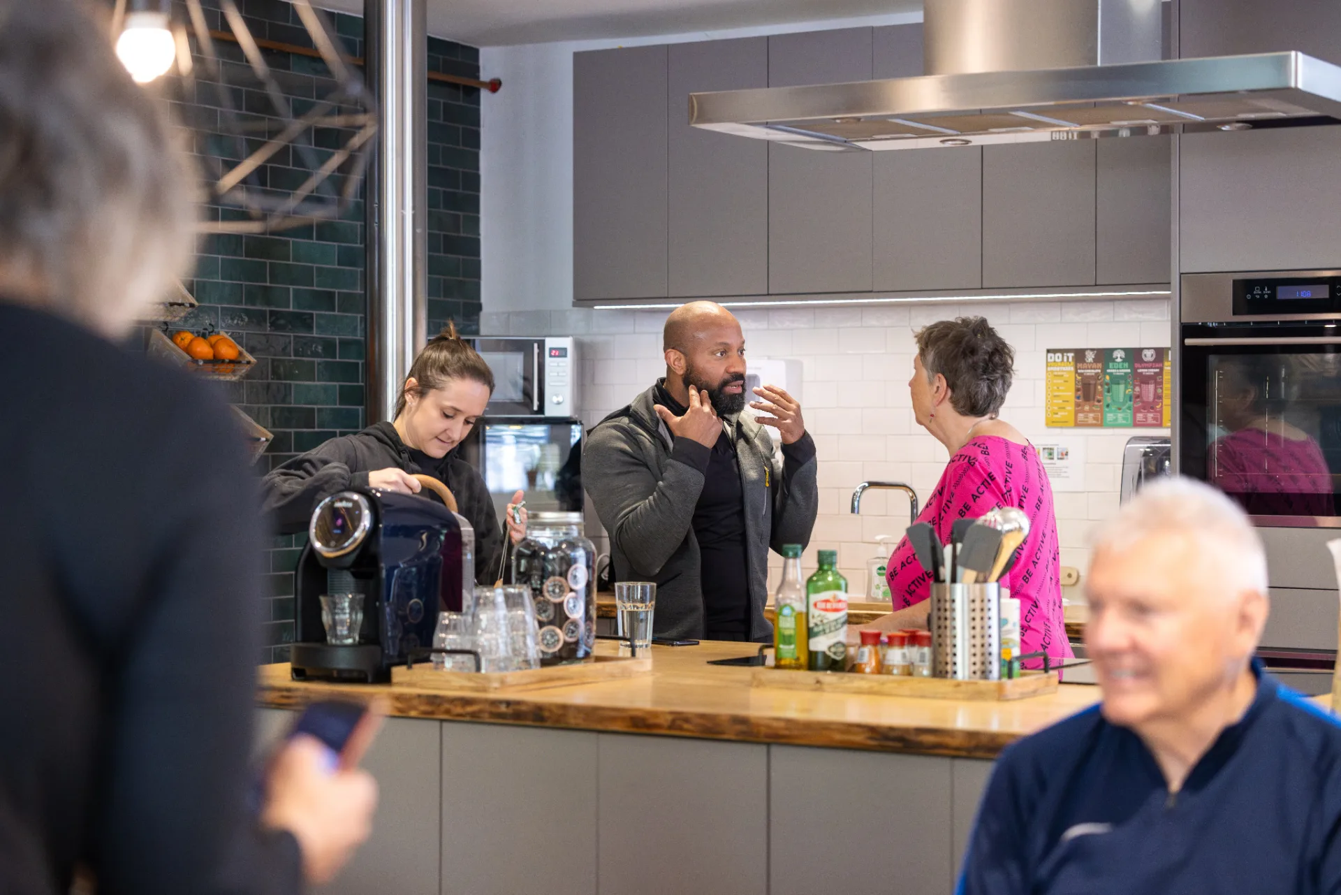 De trainingsruimte van BeyondFit met coaches en leden